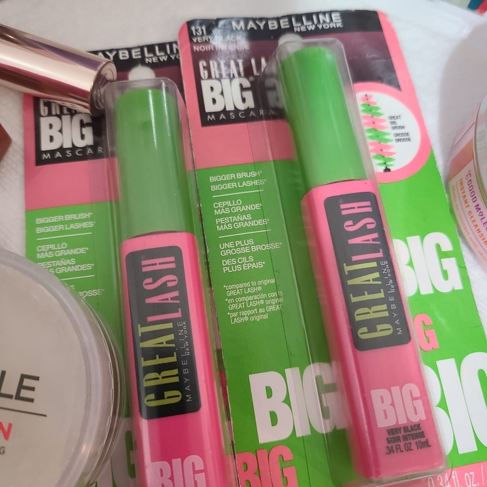 Maybelline Great Lash Big Mascara - Pink and Green (((TAKE TWO)))